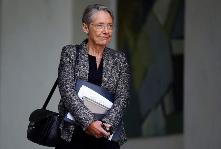 La Première ministre Elisabeth Borne quitte le Palais de l'Elysée après la réunion hebdomadaire du gouvernement