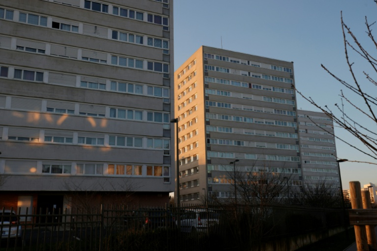 Depuis 2013, le nombre de demandeurs de logements HLM a bondi de plus de 60%, alors que la population n'a crû que de 4,6% sur la même période ( AFP / Geoffroy Van der Hasselt )