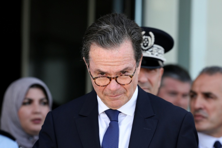 L'ambassadeur de France en Algérie, Stéphane Romatet, à l'aéroport du Bourget, près de Paris, le 1er juin 2026 ( AFP / Kenzo TRIBOUILLARD )