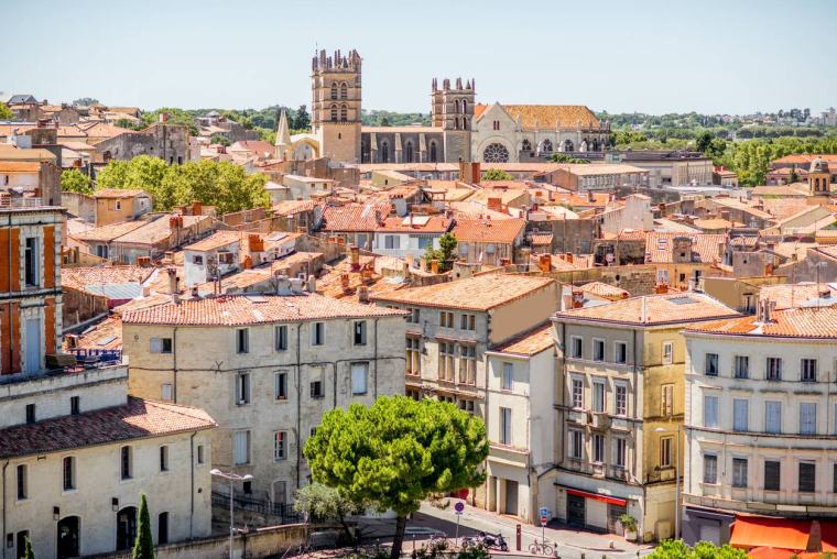 Un permis de louer en vigueur dans 400 villes françaises / iStock-RossHelen