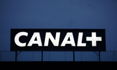 Logo de la chaîne de télévision française "Canal Plus" près de Paris