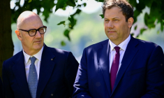 Le ministre français de l'Économie et des Finances et le ministre allemand des Finances et vice-chancelier Lars Klingbeil, à Berlin le 28 mai 2026 ( AFP / Tobias SCHWARZ )