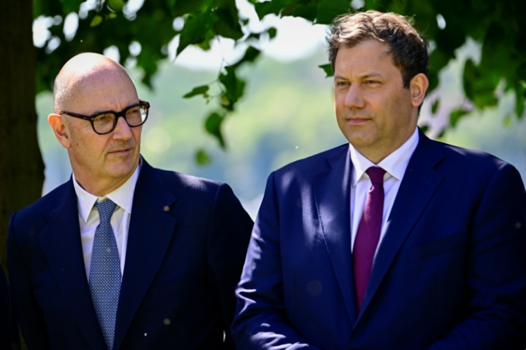 Le ministre français de l'Économie et des Finances et le ministre allemand des Finances et vice-chancelier Lars Klingbeil, à Berlin le 28 mai 2026 ( AFP / Tobias SCHWARZ )