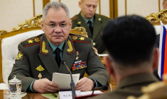 Le ministre russe de la Défense Sergueï Choïgou ce mercredi 26 juillet à Pyongyang. ( Russian Defence Ministry / HANDOUT )