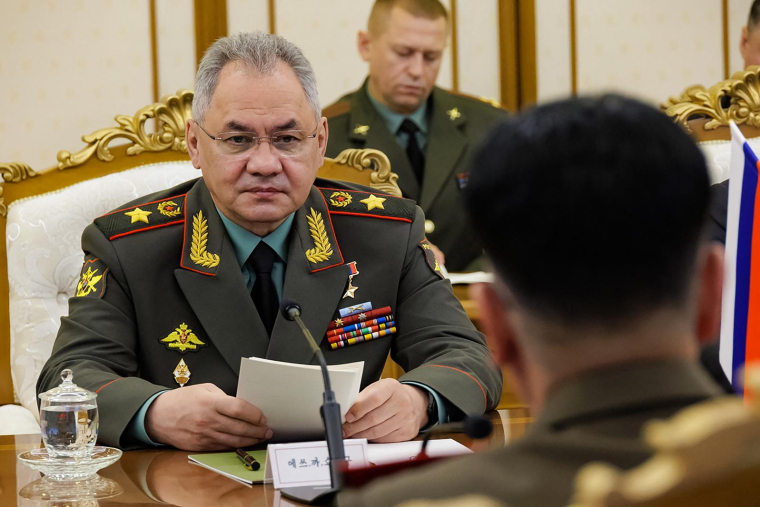 Le ministre russe de la Défense Sergueï Choïgou ce mercredi 26 juillet à Pyongyang. ( Russian Defence Ministry / HANDOUT )