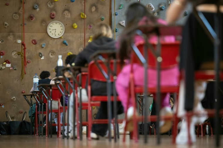 Des élèves passent l'épreuve de philosophie du baccalauréat à lycée Michel de Montaigne à Mulhouse, le 16 juin 2025 dans le Haut-Rhin ( AFP / SEBASTIEN BOZON )