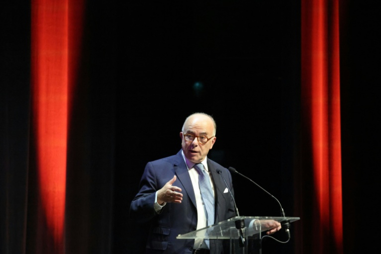 L'ancien Premier ministre socialiste Bernard Cazeneuve à Montrouge (Hauts-de-Seine), le 22 juin 2026 ( AFP / Ludovic MARIN )