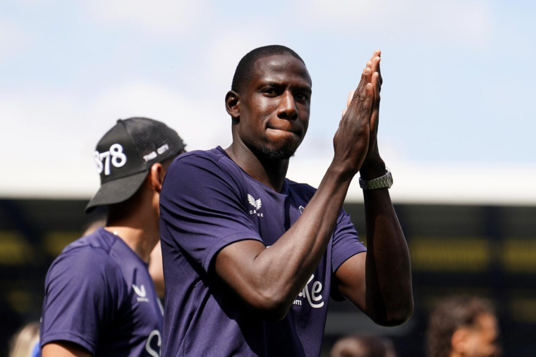 Neom poursuit son mercato fou et enrôle Abdoulaye Doucouré