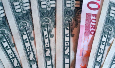 L'euro a bondi de 12% en 2017 contre le dollar en 2017. Crédit Stock: antonin