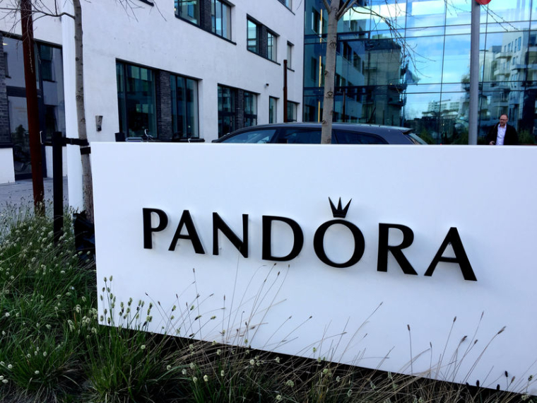 PANDORA VA SUPPRIMER 1.200 POSTES, NOUVELLE BAISSE DU CA AU PREMIER TRIMESTRE