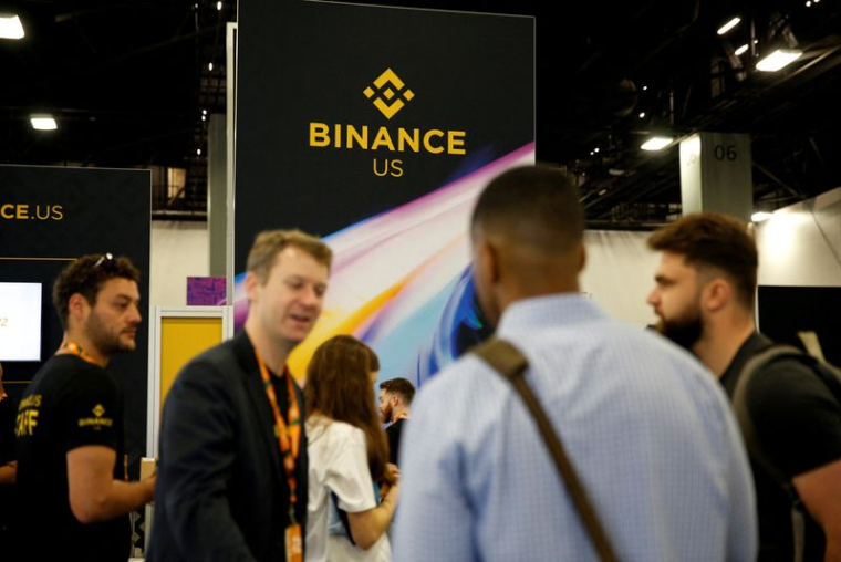 Le logo de Binance US lors d'une conférence à Miami Beach, en Floride