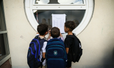 Retour aux cartables, cahiers et cours de récré: 12 millions d'écoliers, collégiens et lycéens font leur rentrée ( AFP / CLEMENT MAHOUDEAU )