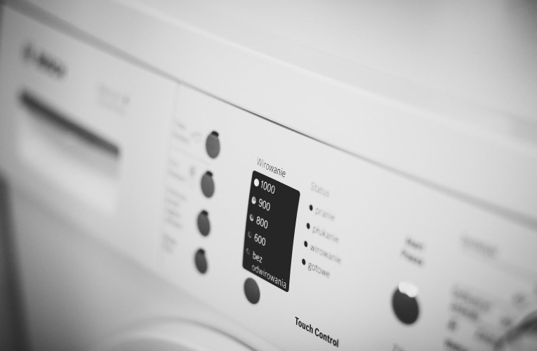 Les lave-linges et les téléviseurs auront bientôt un indice de durabilité pour guider les consommateurs lors de l'achat. (illustration) (Pixabay / StockSnap)