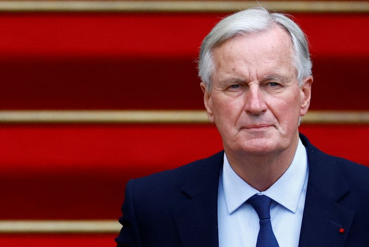 Cérémonie de passation de pouvoirs pour le nouveau Premier ministre français, Michel Barnier, à Paris