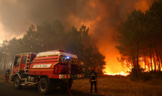 « Le foot, c'est vraiment accessoire » : les clubs amateurs de Gironde face aux flammes