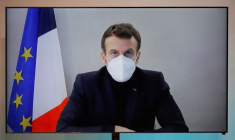 JEUNE, EN FORME ET NON FUMEUR : MACRON DEVRAIT SURMONTER LA MALADIE SANS ENCOMBRE