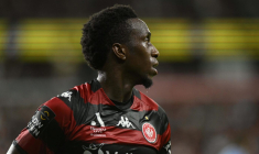 Le superbe but de Yeni Ngbakoto avec Sedan