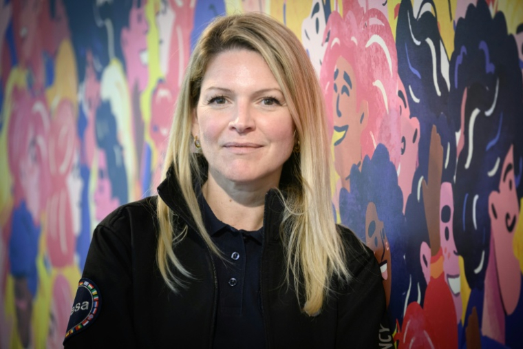 Laura André-Boyet, première instructrice française d'astronautes pour l'Agence spatiale européenne, pose le  10 mars 2026 à Toulouse ( AFP / Lionel BONAVENTURE )