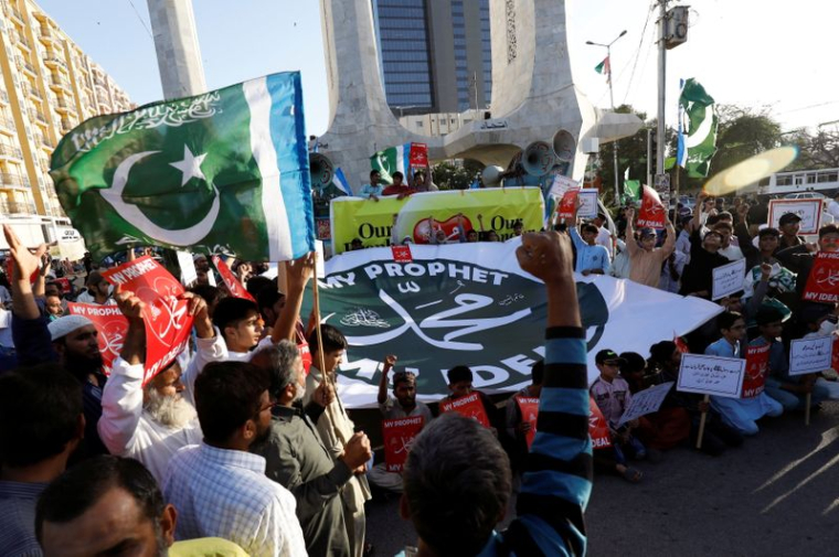 PAKISTAN: LE PARLEMENT VA VOTER POUR EXPULSER L'AMBASSADEUR DE FRANCE