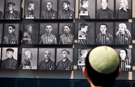Des photos de victimes de l'Holocauste