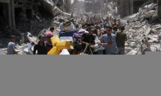 Les Palestiniens inspectent les dégâts après le retrait des forces israéliennes du camp de réfugiés de Jabalia