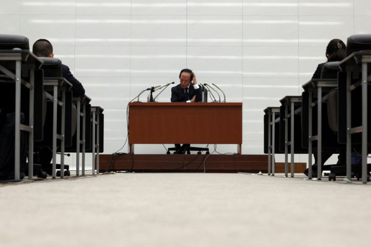 Le gouverneur de la Banque du Japon, Kazuo Ueda, participe à une conférence de presse à Tokyo