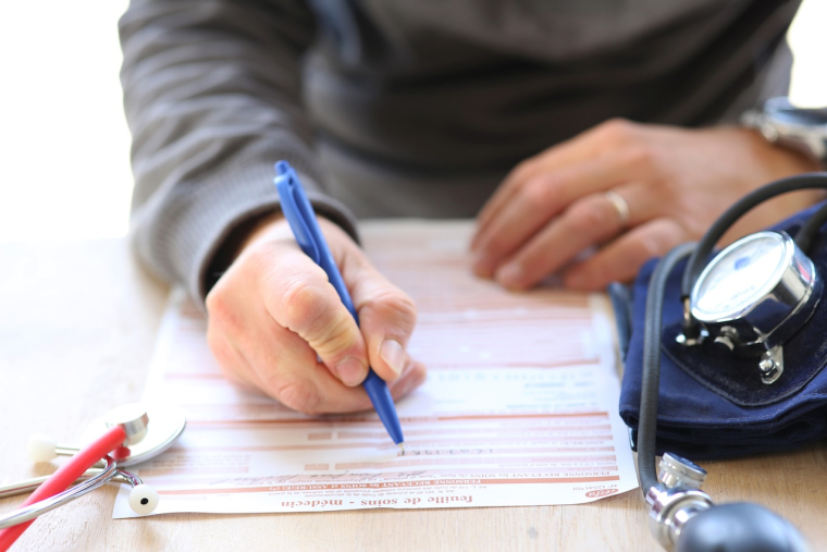 Les trois conseils &agrave; suivre si vous &ecirc;tes travailleur ind&eacute;pendant pour savoir si vous devez souscrire une mutuelle sant&eacute; ( Cr&eacute;dits photo: &copy; MIKE FOUQUE- stock.adobe.com)