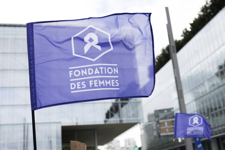 Plusieurs associations féministes ont lancé une pétition pour modifier le régime fiscla des pensions alimentaires ( AFP / GREGOIRE CAMPIONE )
