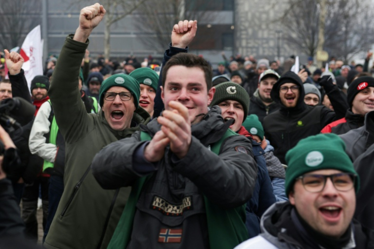 Des agriculteurs devant le Parlement européen à Strasbourg le 21 janvier 2026 ( AFP / Romeo BOETZLE )