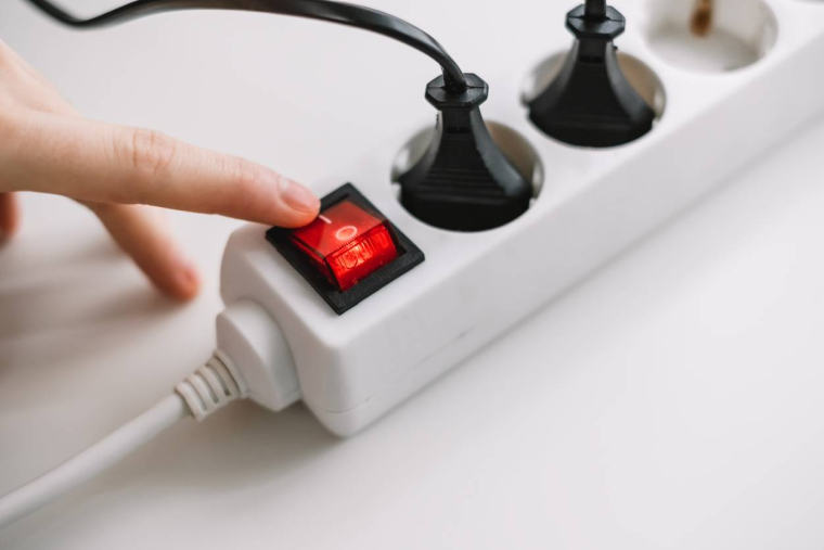 Les Français revoient effectivement leur consommation d'électricité à la baisse-iStock-nikkimeel
