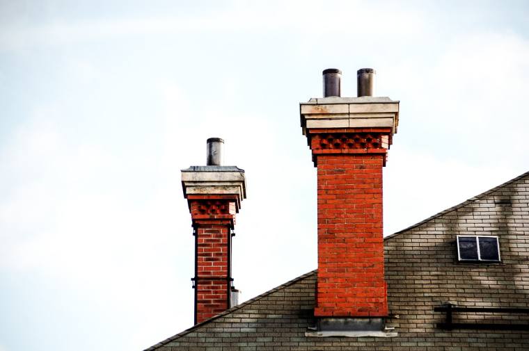 Les frais de ramonage ne sont pas une dépense éligible au crédit d'impôt. Illustration. (Pixabay / gregroose)