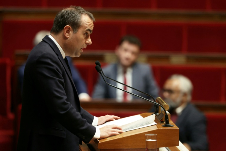 Le Premier ministre Sébastien Lecornu lors d'un débat sur la situation au Moyen-Orient à l'Assemblée nationale, le 25 mars 2026 à Paris ( AFP / Alain JOCARD )