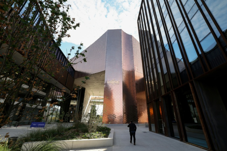 "Le Large", un centre d'art contemporain conçu par l'agence catalane RCR Arquitectes et l'agence française CALQ Architecture, sur l'île Seguin à Boulogne-Billancourt, le 12 octobre 2026 dans les Hauts-de-Seine ( AFP / Mehdi FEDOUACH )