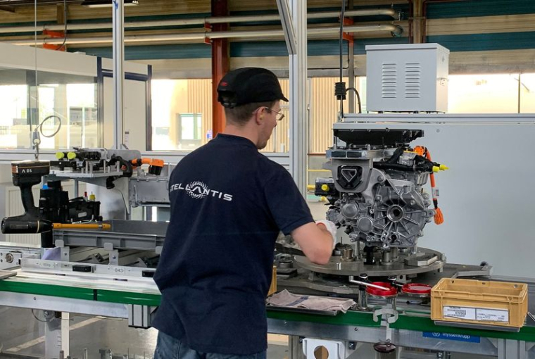 Usine Stellantis pour moteurs électriques à Tremery près de Metz