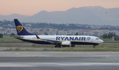 Un avion de Ryanair à l'aéroport de Makedonia à Thessalonique
