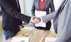 Débloquer les situations compliquées? C'est le rôle des médiateurs, c'est gratuit et accessible à tous. (© Freepik)