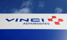 Le logo de Vinci est représenté sur l'autoroute A62 à Saint-Jory