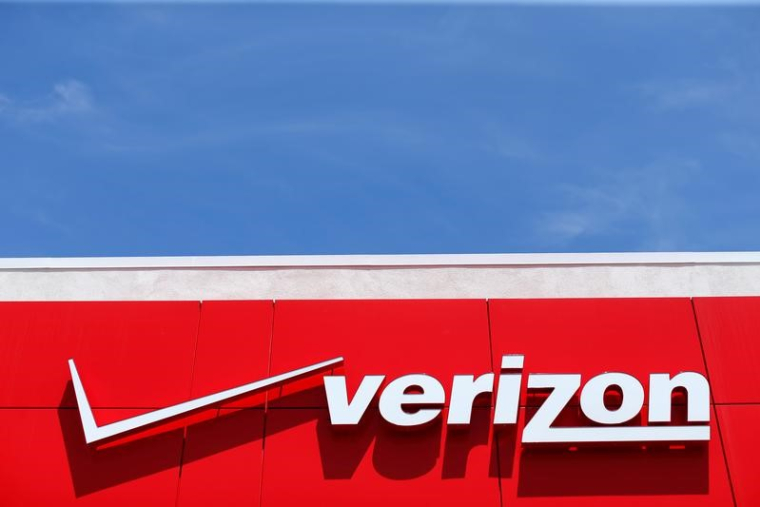 VERIZON RATE LE CONSENSUS EN PERDANT DES ABONNÉS