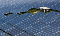 LE GOUVERNEMENT LANCE LA RÉVISION DE GROS CONTRATS SOLAIRES