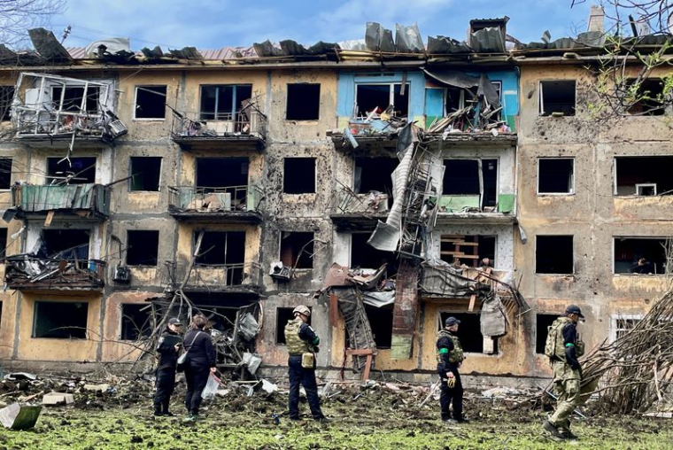 L'UKRAINE DIT QUE LA RUSSIE PILONNE LE DONBASS, SANS POUVOIR S'EMPARER DE SES OBJECTIFS