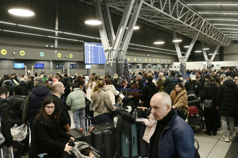 L'aéroport "Makedonia" à Thessalonique en Grèce, où le trafic aérien a été perturbé par la fermeture de l'espace aérien grec plusieurs heures en raison d'un incident technique le 4 janvier 2026 ( AFP / Sakis Mitrolidis )