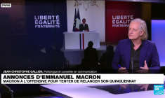 France : malgré les crises, Emmanuel Macron à l'offensive avec sa conférence de presse et son nouveau gouvernement