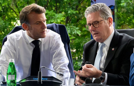 Le président français Emmanuel Macron et le Premier ministre britannique Keir Starmer à Tirana, Albanie