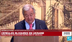 Accord sur les céréales ukrainiennes : "il y a une lueur d'espoir sur la mer Noire", affirme A.Guterres
