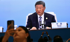 Le président chinois Xi Jinping lors d'une retransmission d'un sommet à Tianjin, le 1er septembre ( AFP / Pedro PARDO )