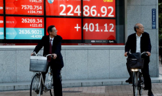 LA BOURSE DE TOKYO FINIT EN HAUSSE