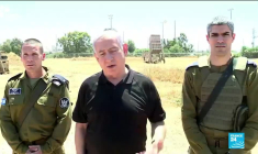 Escalade du conflit israélo-palestinien avec des tirs de roquettes et des émeutes