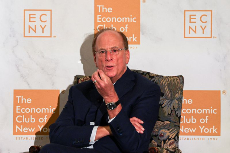 Larry Fink, président-directeur général de BlackRock, s'exprime lors d'un événement organisé par l'Economic Club of New York