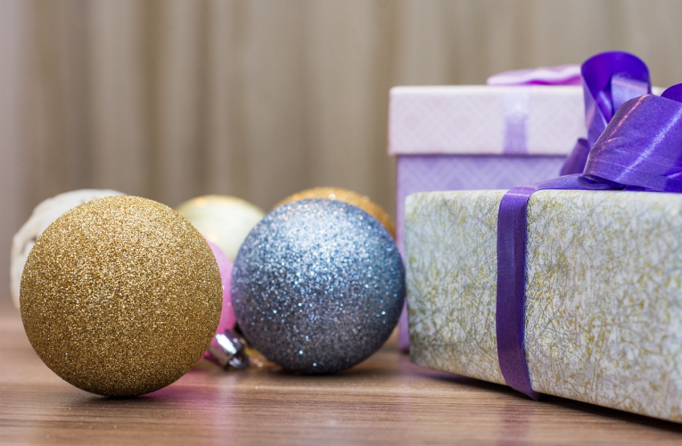 Vous n'aimez votre cadeau de Noël ? Vous avez l'embarras du choix pour le revendre. (illustration) (Anestiev / Pixabay)