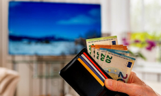 (Crédits photo : Adobe Stock - Argent liquide euros détenu par les Français)